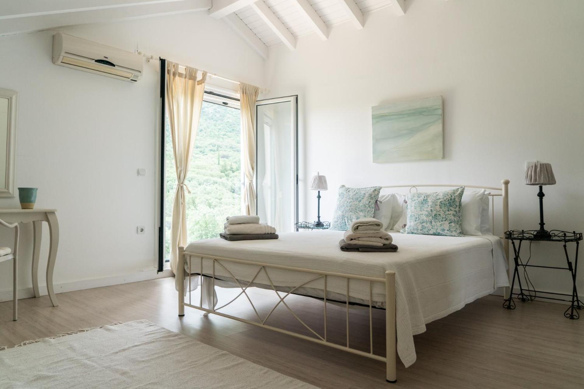 Villa Eleonas Strongyli  Ngoại thất bức ảnh